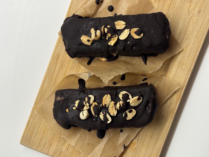 Nourished-By-Nia-Healthy-Vegan-Snickers-Ice-Cream-bars 