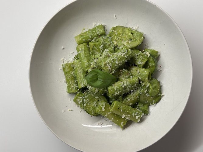 Nourished-By-Nia-Spinach-Basil-Ricotta-Pesto-Rigatoni-with-grilled-courgette 